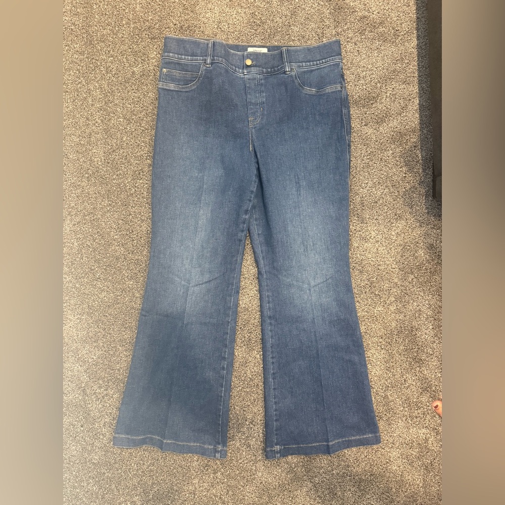 SPANXshape Original EveryWear
Flare Jeans - Picture 2 of 8